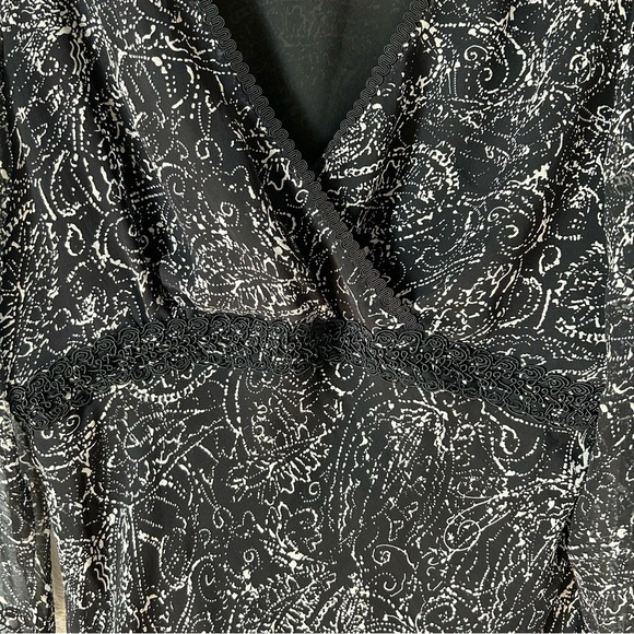 Vintage 100% Silk 90s Sheer Black and White Lace Blouse Top with Bell Sleeves - Picture 5 of 10